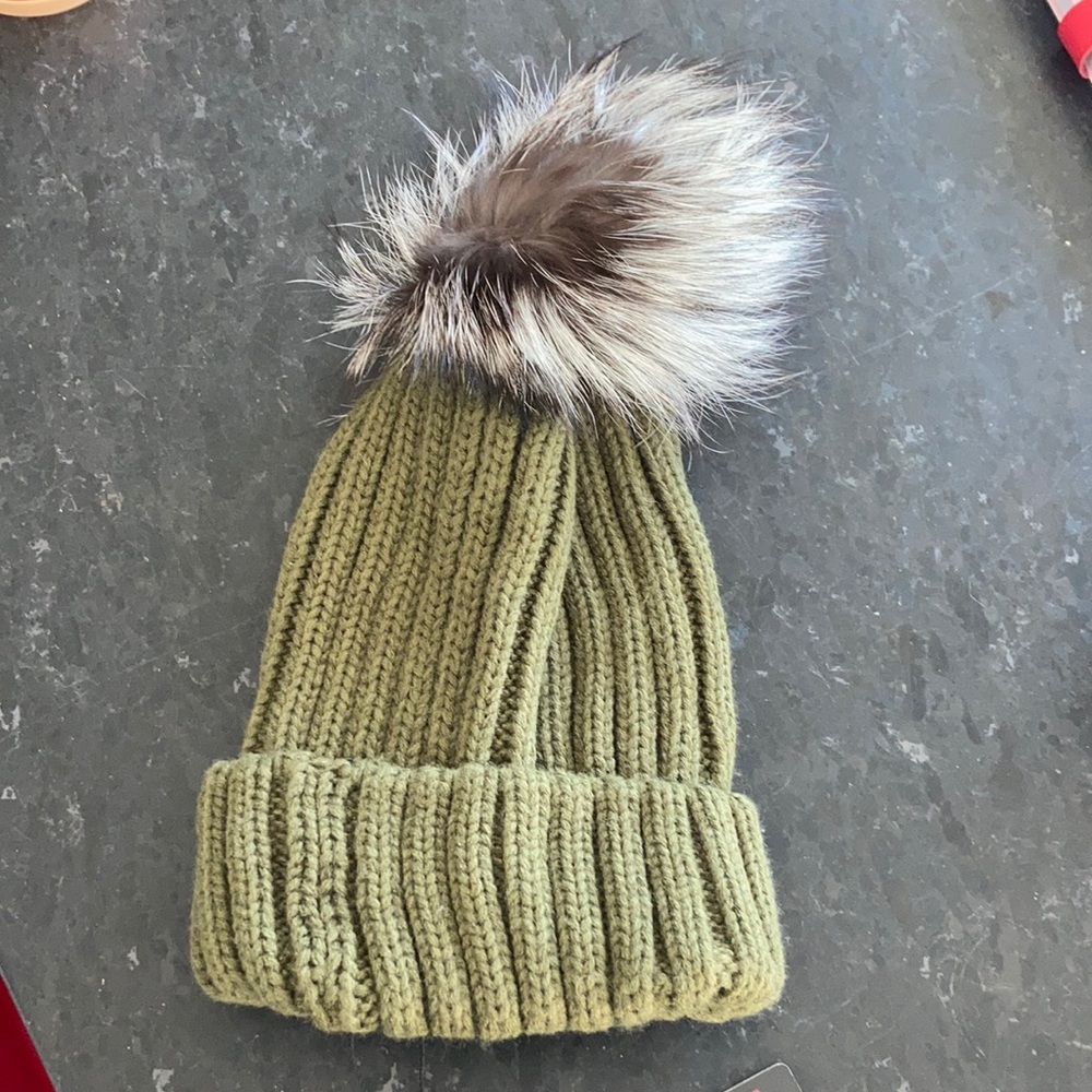 Greet winter hat with real silver fox pom